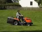 Husqvarna Rasentraktor TC 220T – Modell 2025 – Image 12